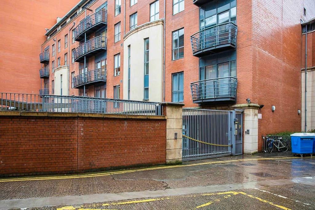 Spacious Belfast City Centre Duplex Apartment Exterior photo