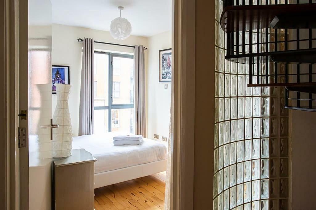 Spacious Belfast City Centre Duplex Apartment Exterior photo