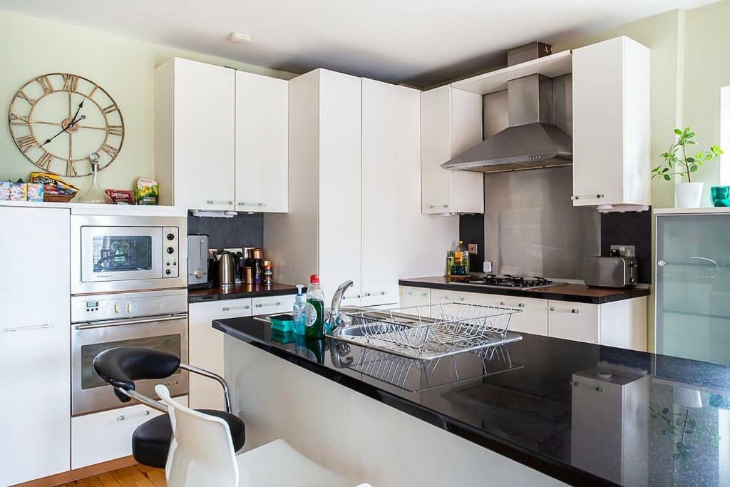 Spacious Belfast City Centre Duplex Apartment Exterior photo
