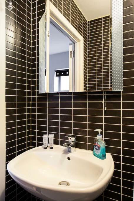 Spacious Belfast City Centre Duplex Apartment Exterior photo